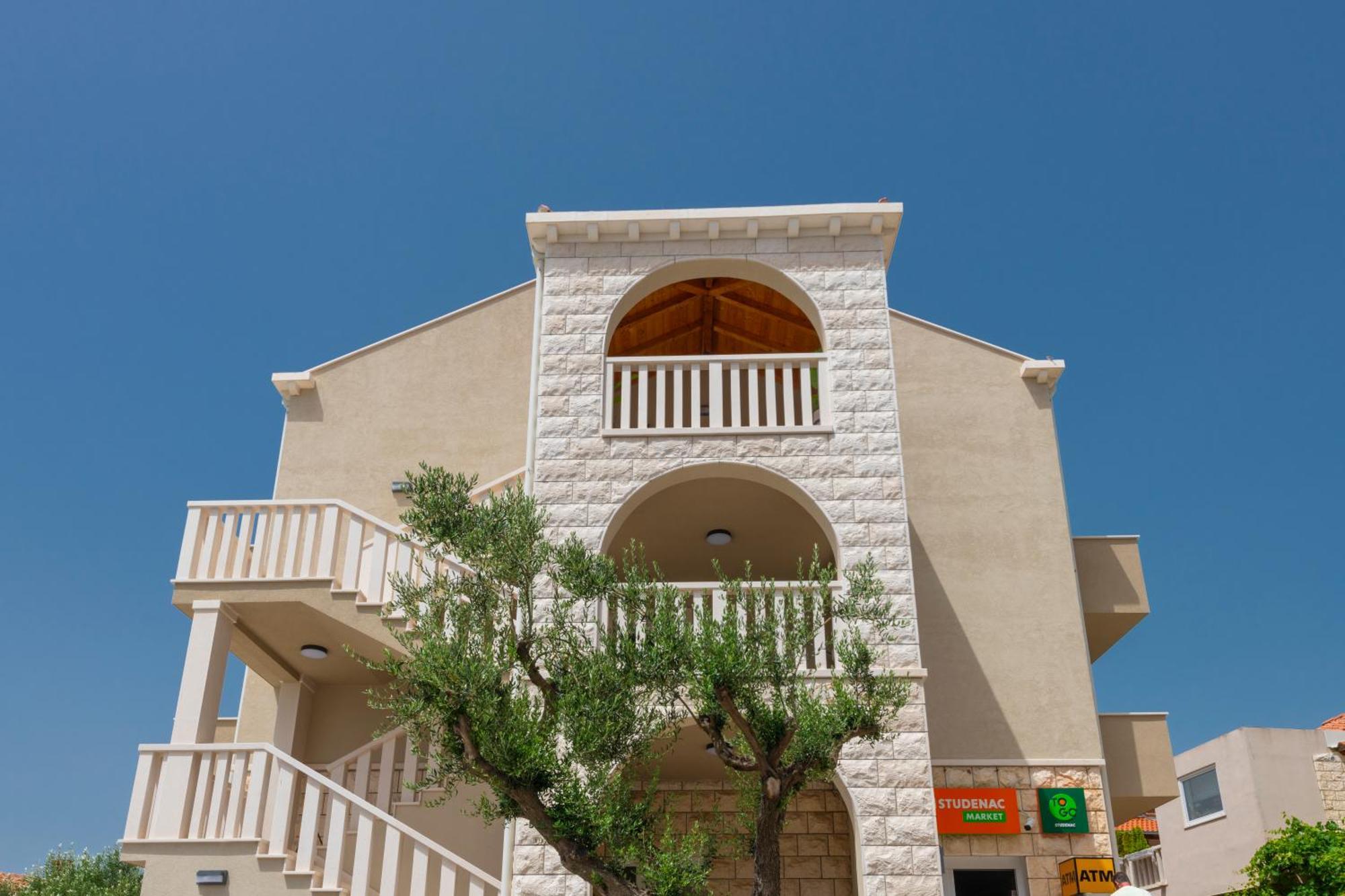 Villa Volti 챠브타트 외부 사진
